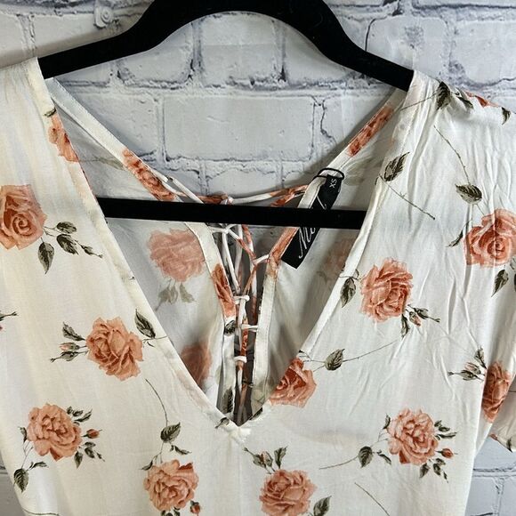 🌸 Motel Rocks Floral Print Dress - Size XS
NWT - Picture 2 of 5